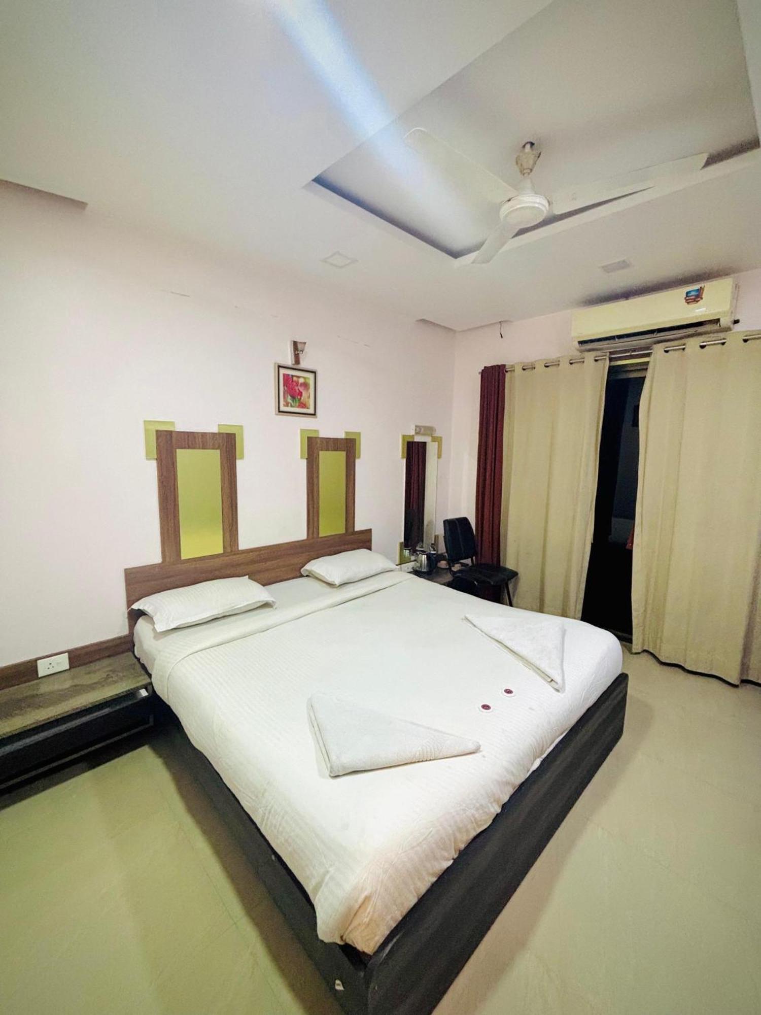 Hotel Laxmi Residency Lonavala Bagian luar foto