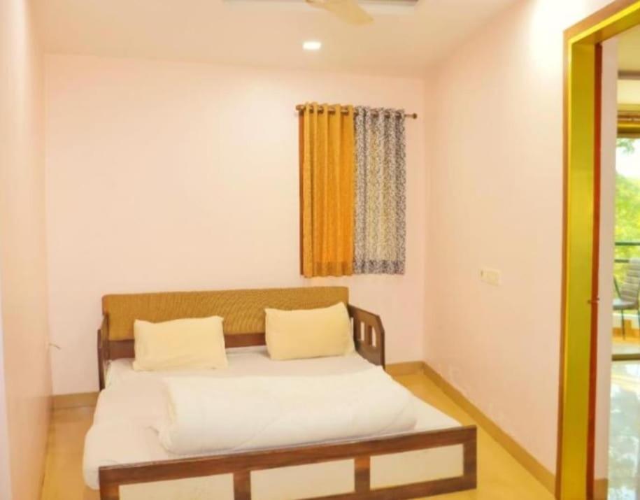 Hotel Laxmi Residency Lonavala Bagian luar foto