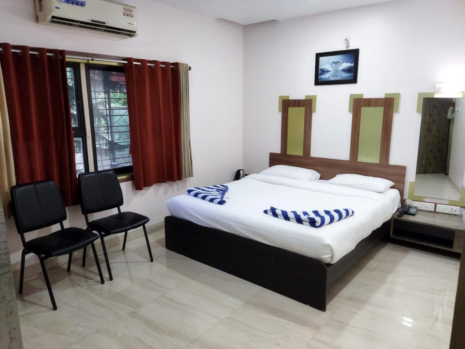 Hotel Laxmi Residency Lonavala Bagian luar foto