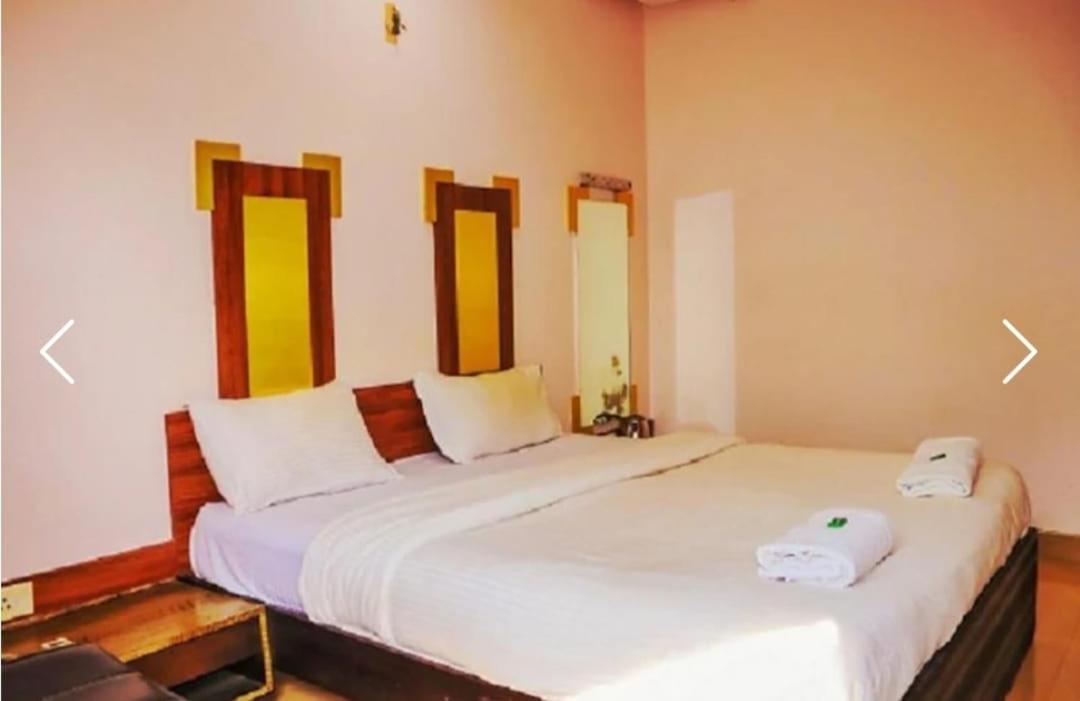 Hotel Laxmi Residency Lonavala Bagian luar foto
