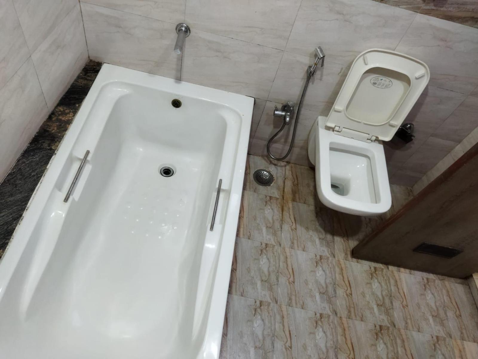 Hotel Laxmi Residency Lonavala Bagian luar foto
