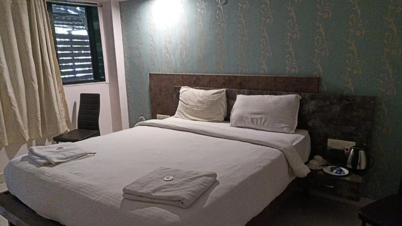 Hotel Laxmi Residency Lonavala Bagian luar foto