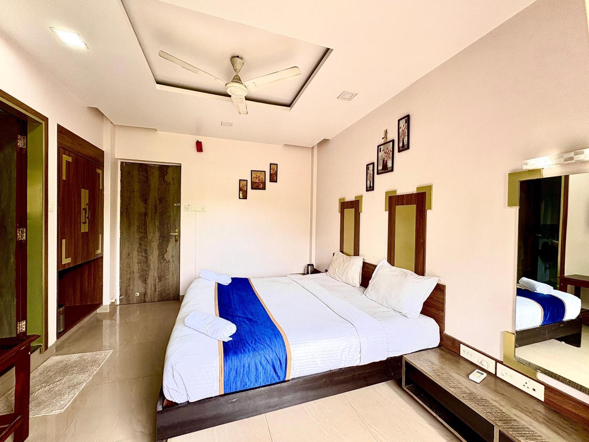 Hotel Laxmi Residency Lonavala Bagian luar foto