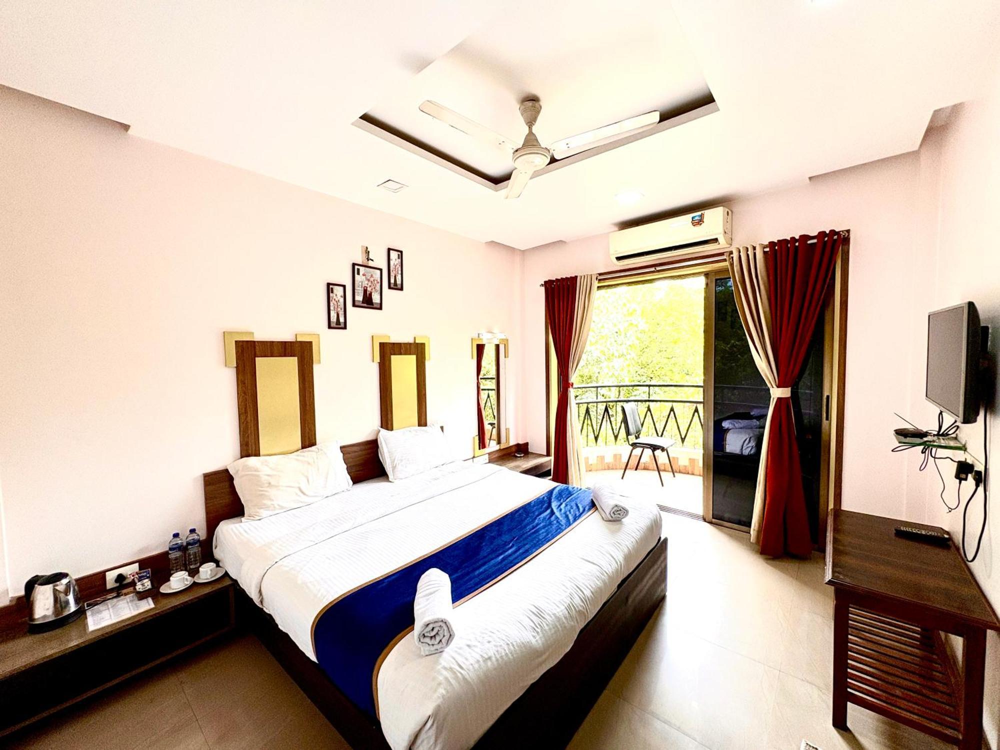 Hotel Laxmi Residency Lonavala Bagian luar foto