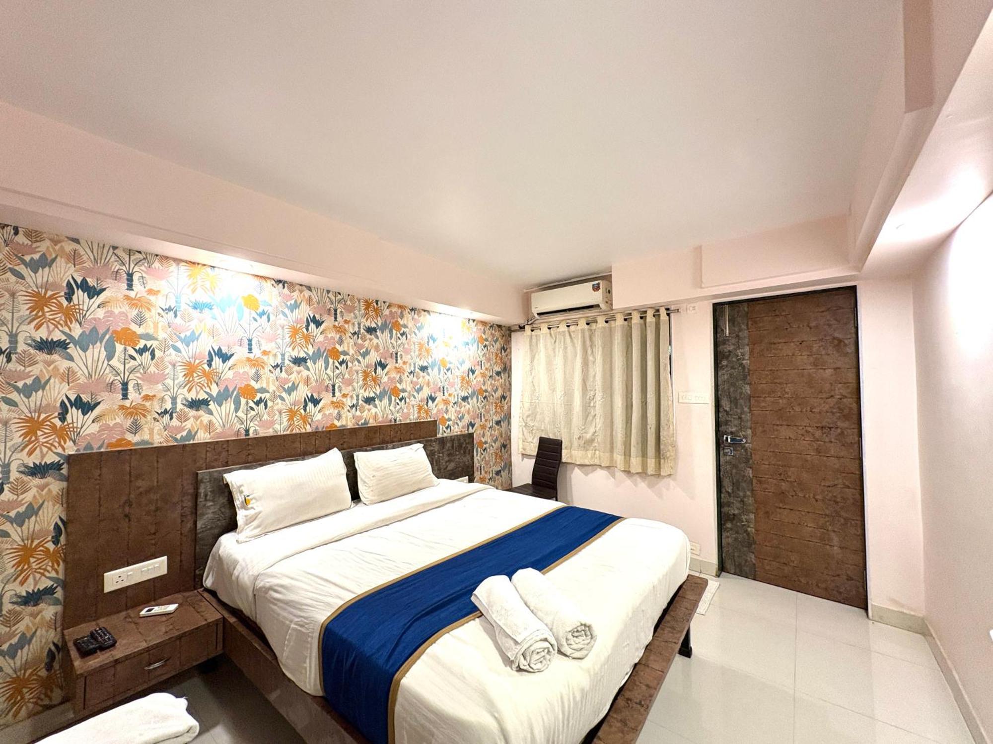 Hotel Laxmi Residency Lonavala Bagian luar foto